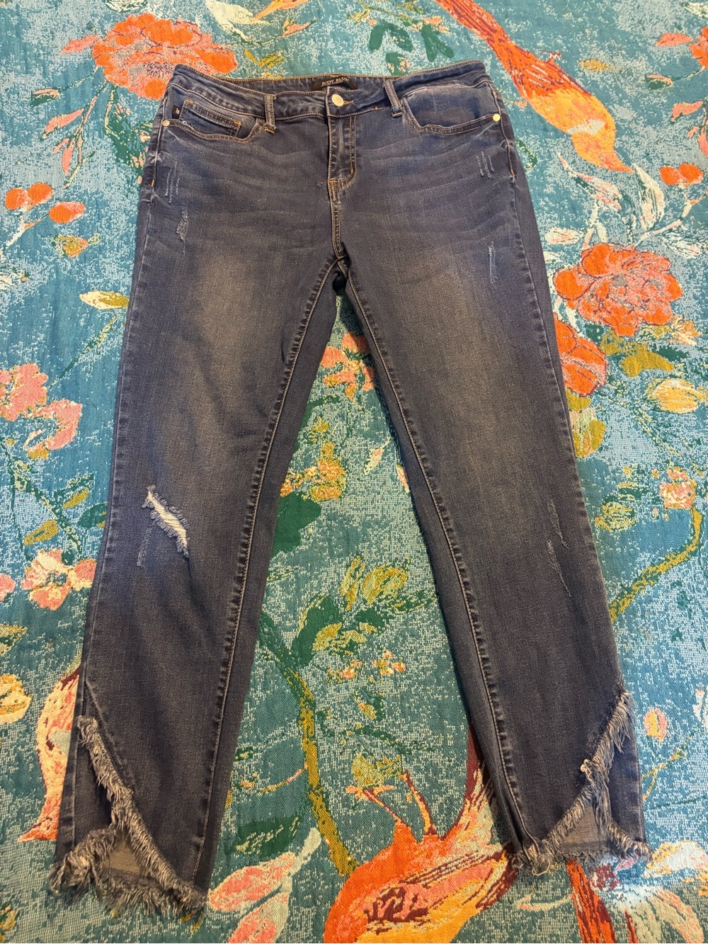Judy Blue Dark Blue Ankle Crop Frayed Hem Jeans Size 15/32